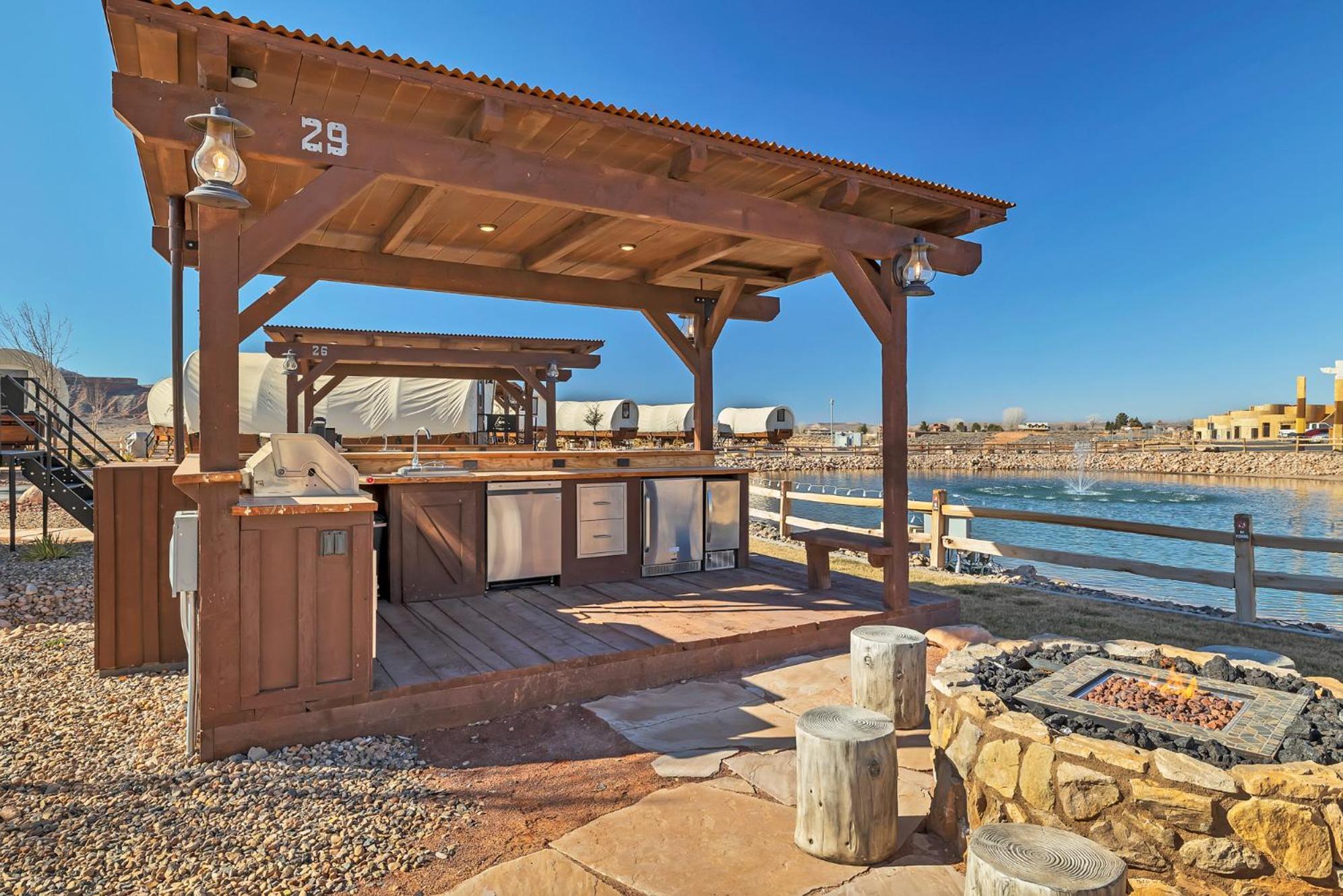 Zion White Bison Glamping & Rv Resort Virgin Eksteriør bilde