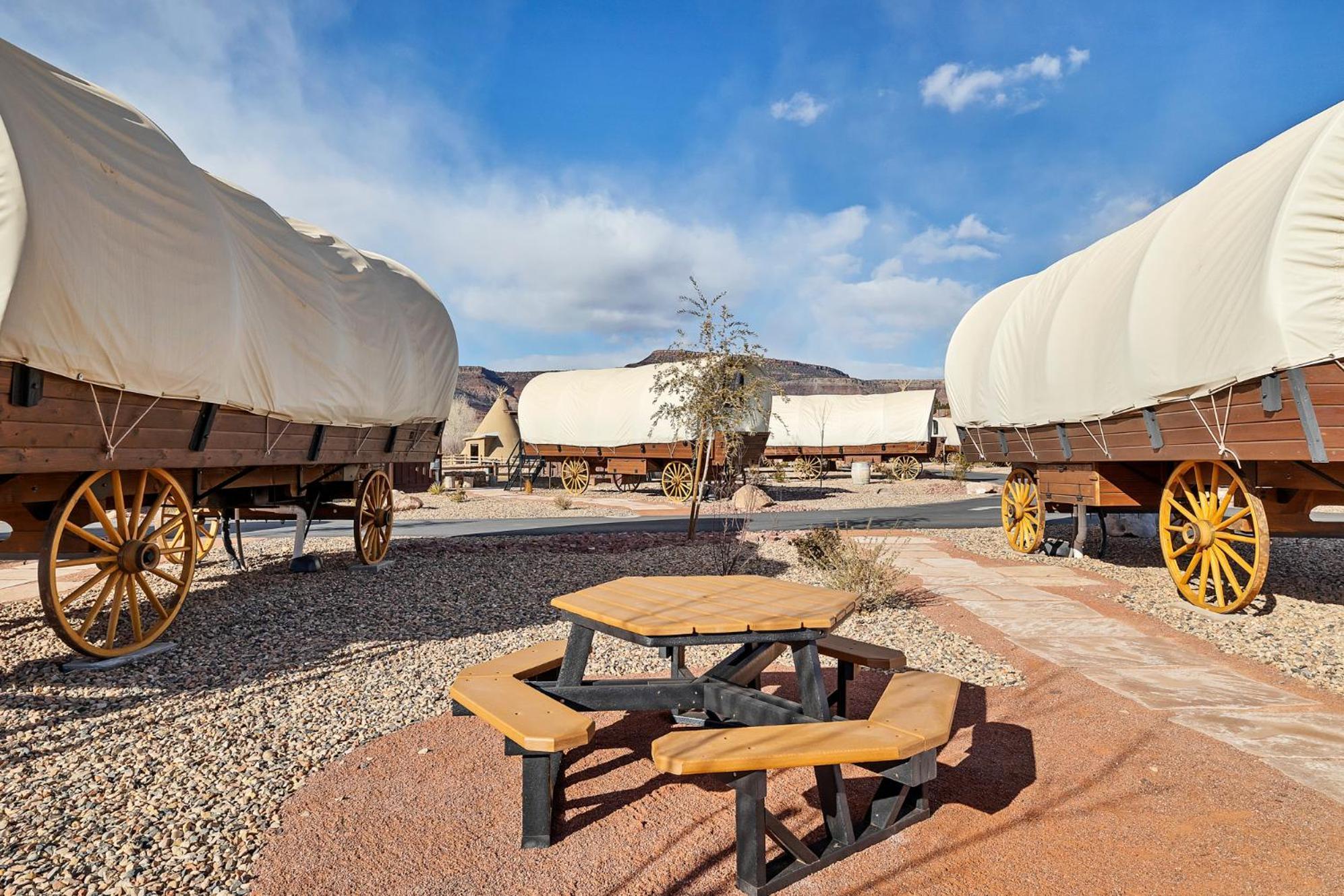 Zion White Bison Glamping & Rv Resort Virgin Eksteriør bilde