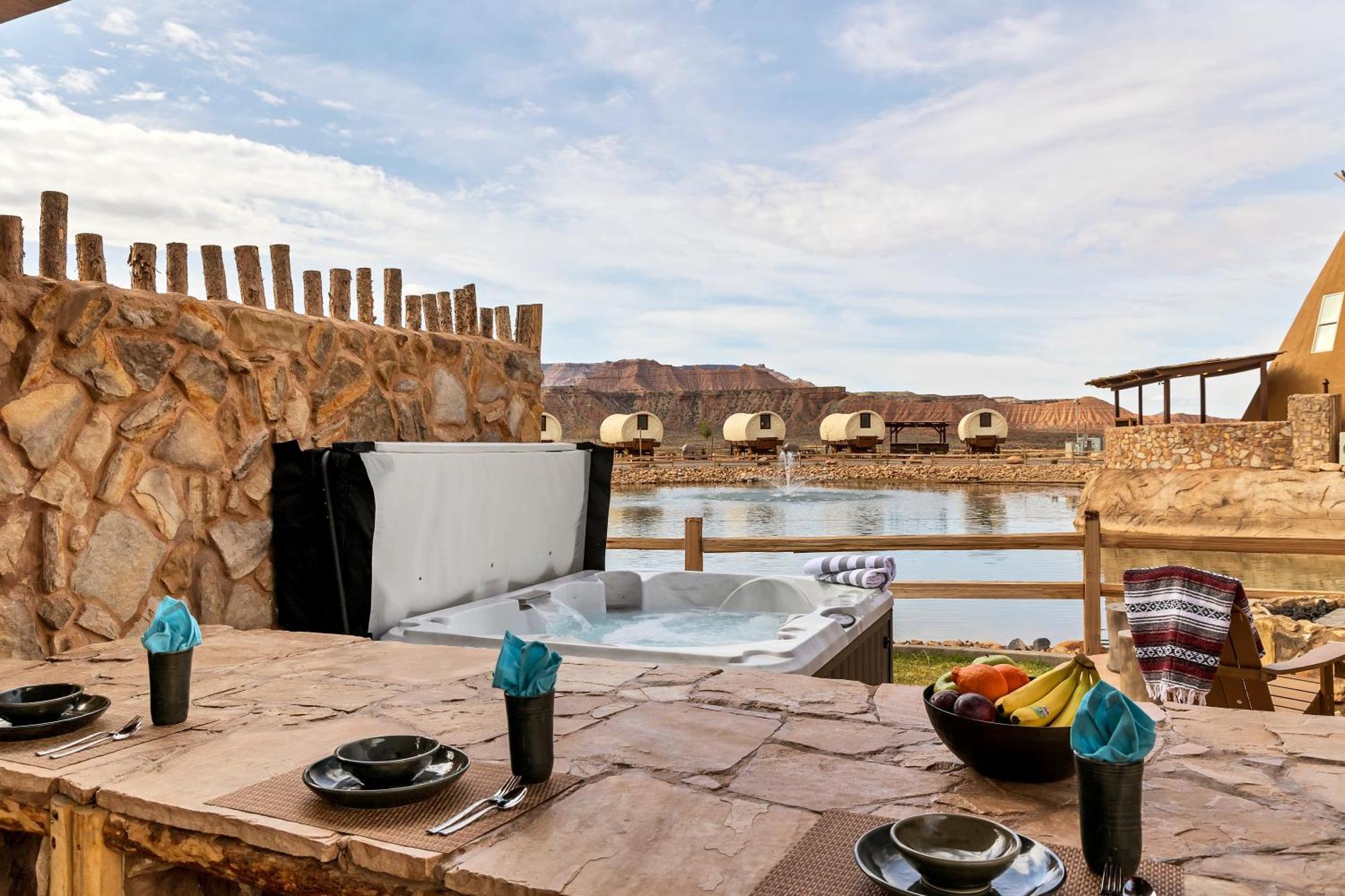 Zion White Bison Glamping & Rv Resort Virgin Eksteriør bilde