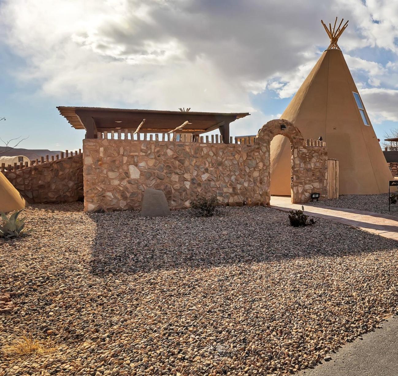 Zion White Bison Glamping & Rv Resort Virgin Eksteriør bilde