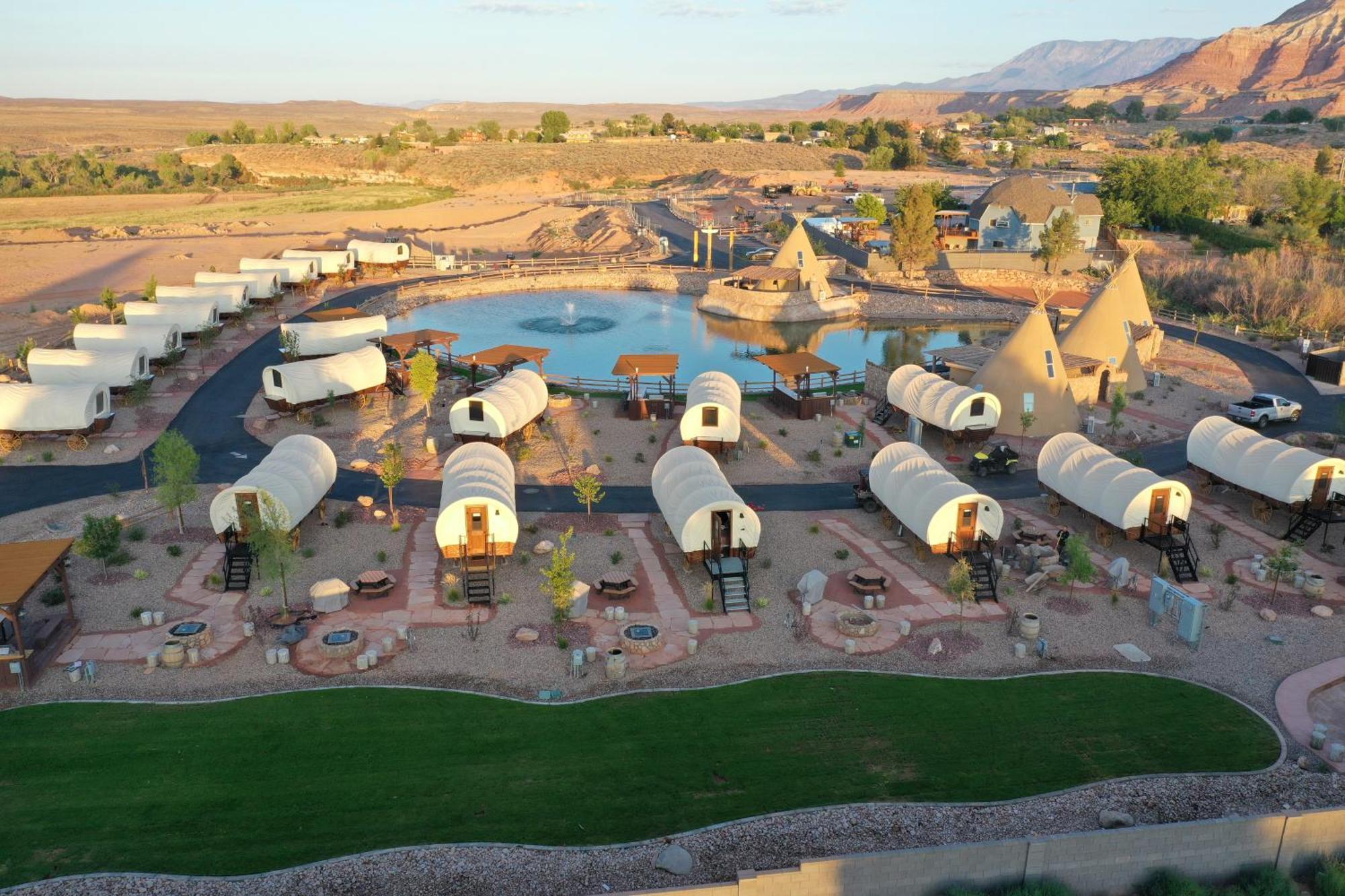 Zion White Bison Glamping & Rv Resort Virgin Eksteriør bilde