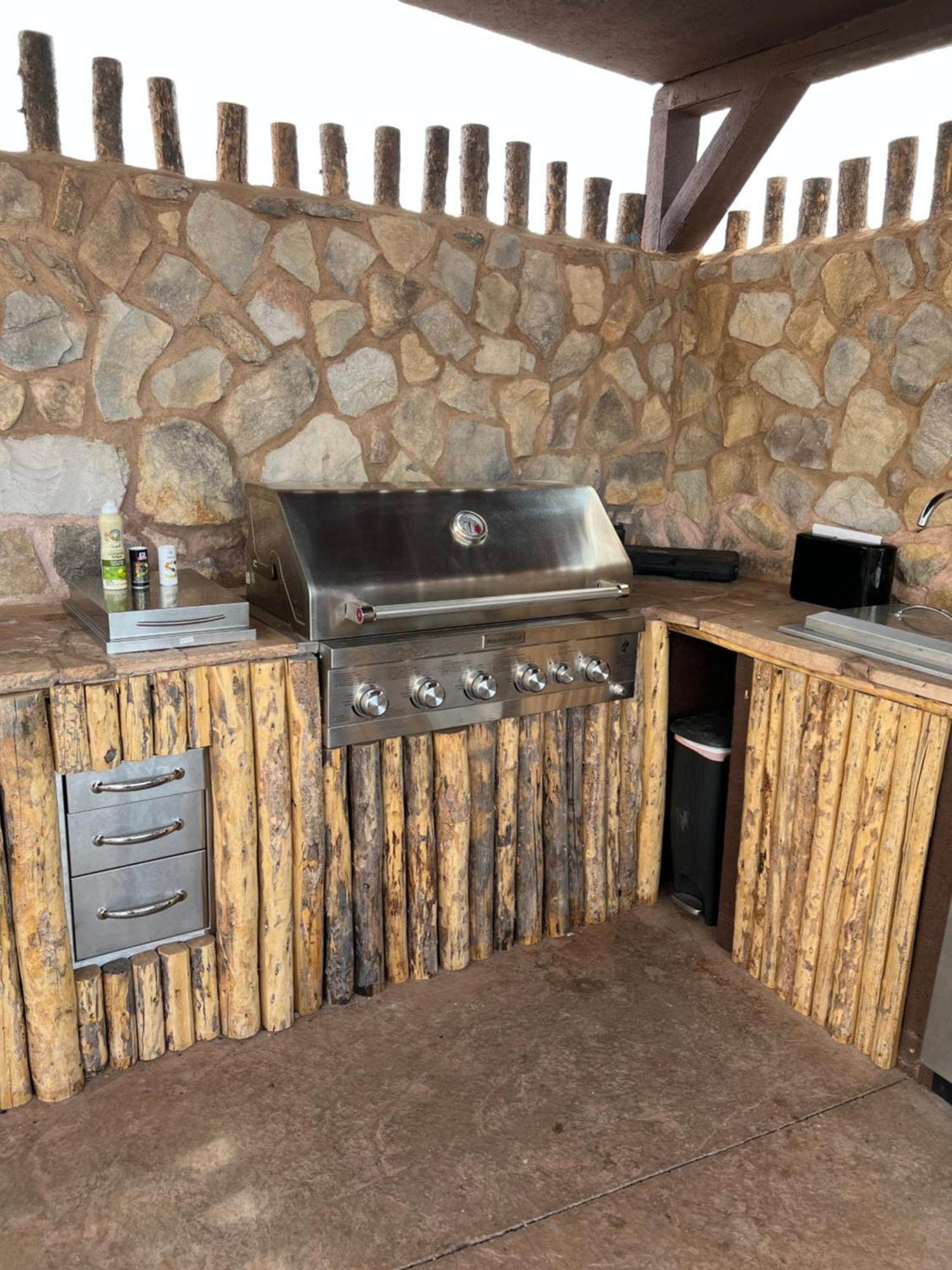 Zion White Bison Glamping & Rv Resort Virgin Eksteriør bilde